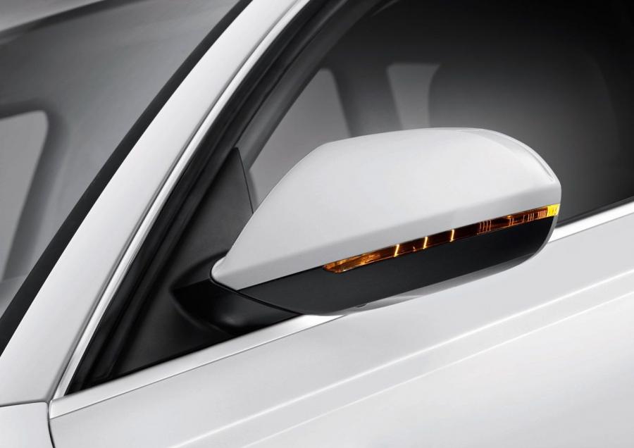 Детали экстерьера Audi A6 3.0 TDI Quattro Avant (4G, C7) 2011 года  (WW) (фото 34 из 47)